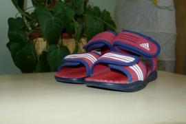 Sandálky adidas (3/3)