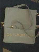 Kúpim crossbody lv (1/3)