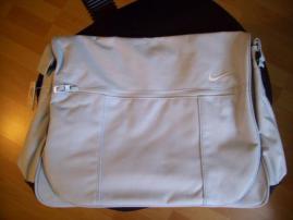 Nova Nike taska aj laptop (1/4)