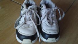 Nike tenisky č.22,5 (2/3)