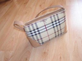 Kabelka burberry (2/3)