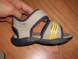Sandálky nike č. 23 (2/4)