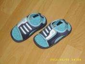 Sandalky adidas (1/1)