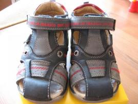 Sandale od bata (2/4)