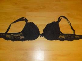 Cierna podprsenka (1/1)