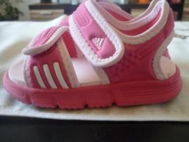 Sandálky adidas (2/4)