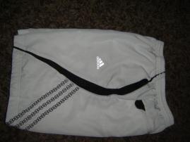 Adidas šortky (2/3)