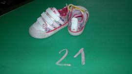 Tenisky adidas 21-23 (4/4)
