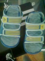 Adidas sandále (2/4)
