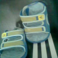 Adidas sandále (4/4)