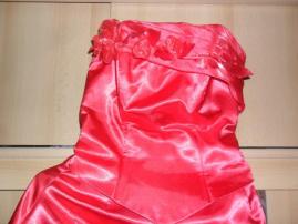 Nádherné šatočky (2/4)