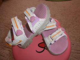 Nike sandálky (2/3)