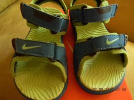 Sandálky nike v.22 (1/4)