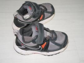 Tenisky Nike (1/1)