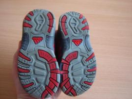 Tenisky adidas (2/3)