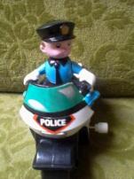 Policajt (2/3)
