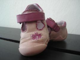 Ruzove kozene topanky (2/2)