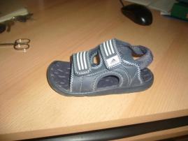 Sandálky adidas (1/2)