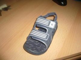 Sandálky adidas (2/2)