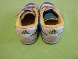 Tenisky adidas (2/4)