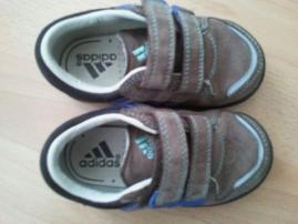 Tenisky adidas (3/3)
