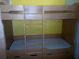 Poschodova postel (1/3)