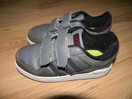 Tenisky Adidas (1/4)