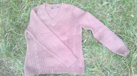 4 ks svetre a pulóvre
