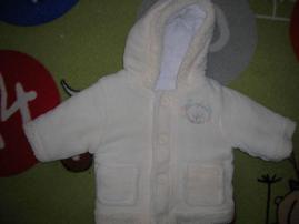 Zimna bundicka s mackom (1/2)