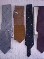 Pánske obleky a kravaty. (3/4)