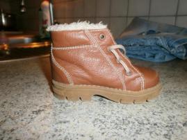 Predam topanky (2/2)