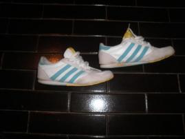 Tenisky adidas (1/3)