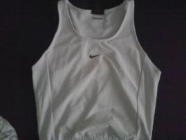 Tricko nike po pas (1/1)