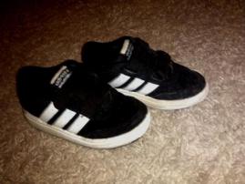 Tenisky adidas (1/4)