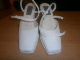 Biele topanky (1/4)
