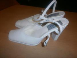 Biele topanky (2/4)