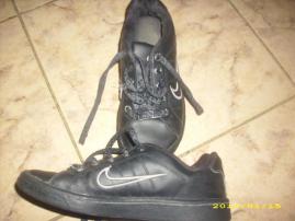 Nike botasky 35,5 (1/3)