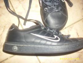 Nike botasky 35,5 (2/3)