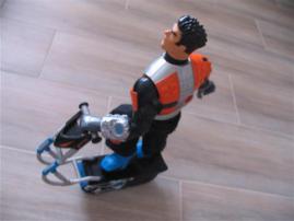 Action man na skútri (3/4)