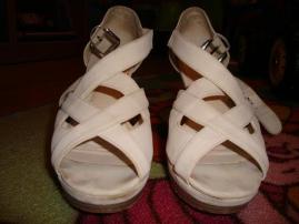 Biele sandalky