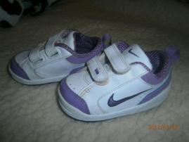 Tenisky Nike (2/4)