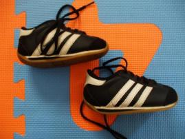 Tenisky adidas (2/3)