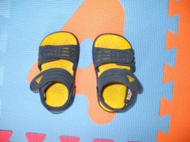 Sandálky adidas (1/3)