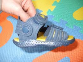 Sandálky adidas (2/3)