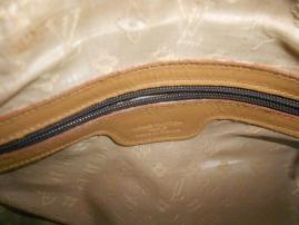 Vuitton kabelka (2/2)
