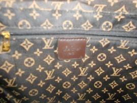 Vuitton kabelka (2/2)