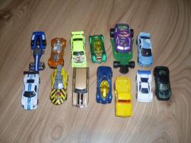 Hot wheels autíčka (1/1)