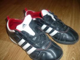 Adidas č.32 (2/3)