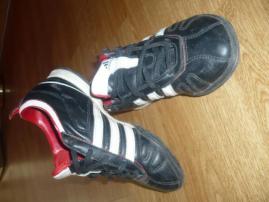 Adidas č.32 (3/3)