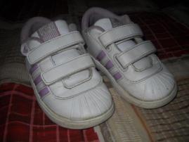 Fialové adidasky (2/3)